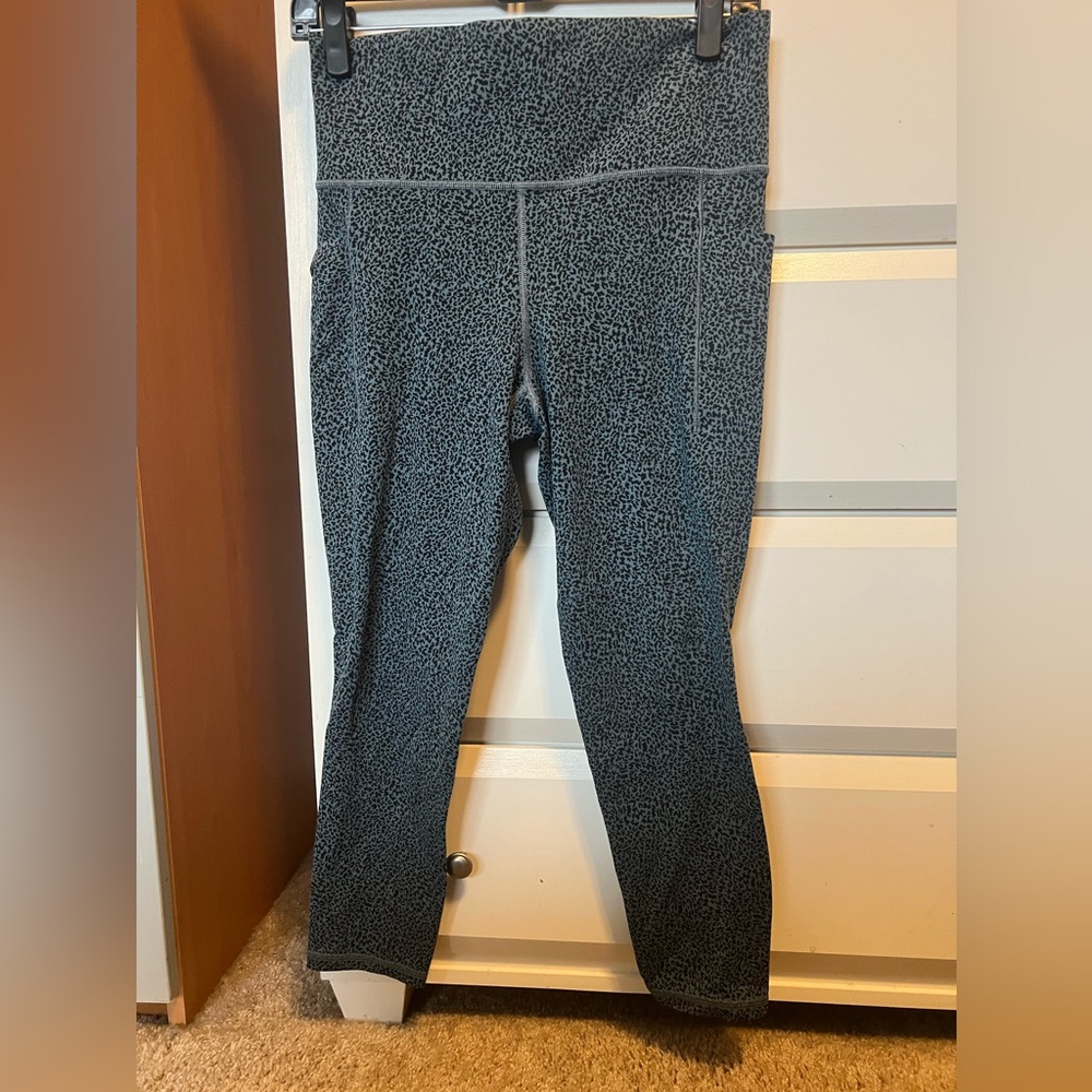 💙Athleta 7/8 length leggings